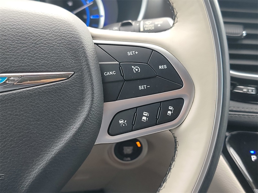 2018 Chrysler Pacifica Hybrid Limited photo 34