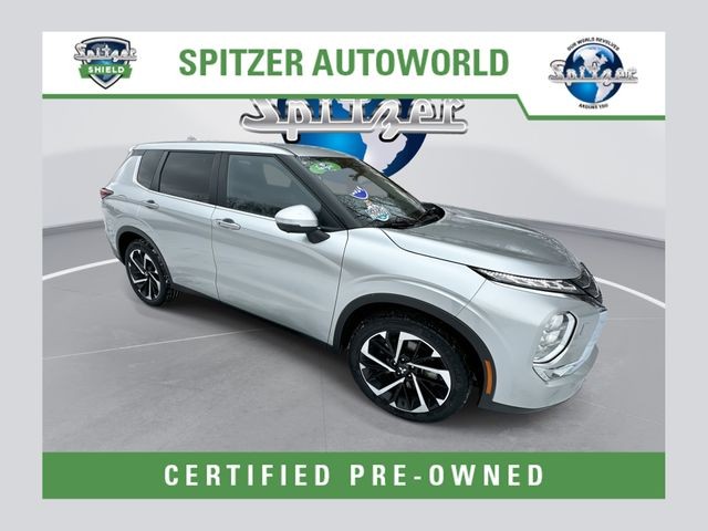 2024 Mitsubishi Outlander SE's photo