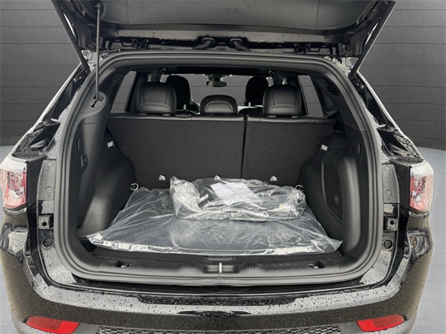 2025 Jeep Compass Latitude photo 15