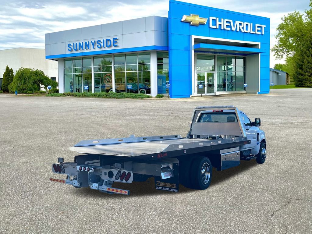 2023 Chevrolet Silverado 6500HD Work Truck photo 2