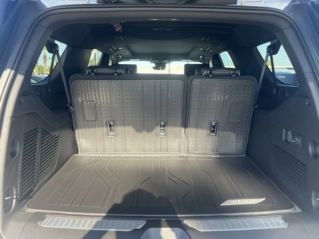 2025 Chevrolet Suburban Premier photo 22