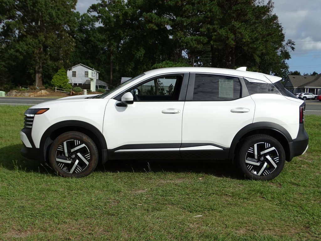 2025 Nissan Kicks SV photo 3