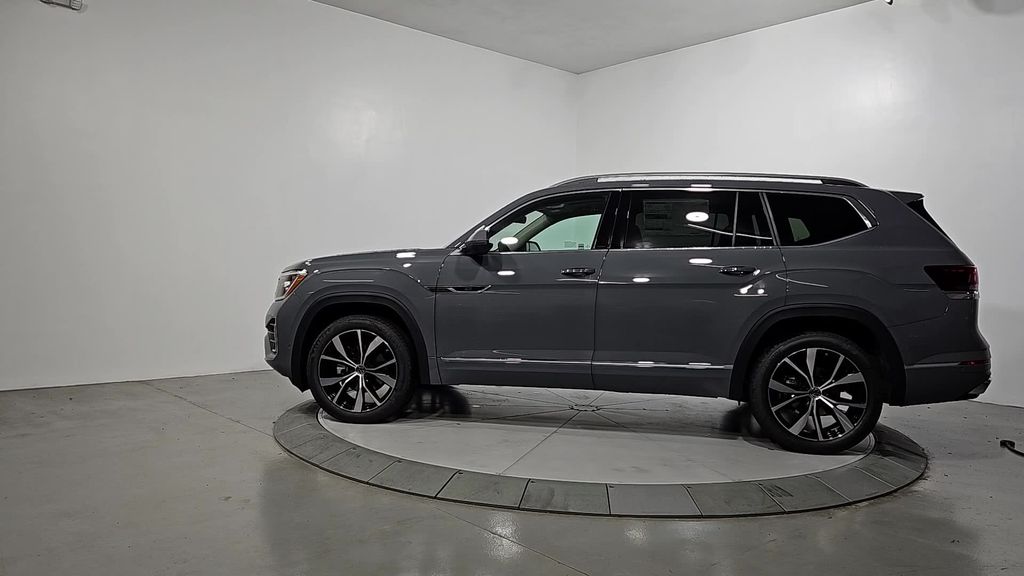 2026 Volkswagen Atlas SEL Premium R-Line photo 2