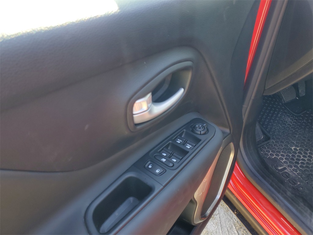 2023 Jeep Renegade Latitude photo 11