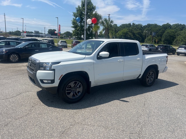 2025 Nissan Frontier Crew Cab SV photo 3