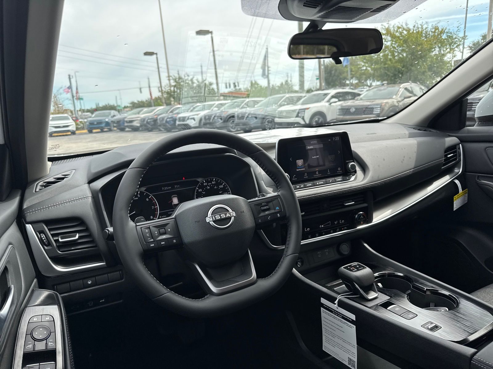 2026 Nissan Rogue SV photo 10