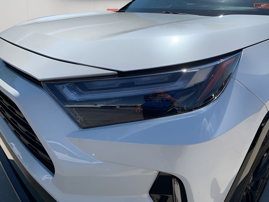 2022 Toyota RAV4 Hybrid XSE photo 25