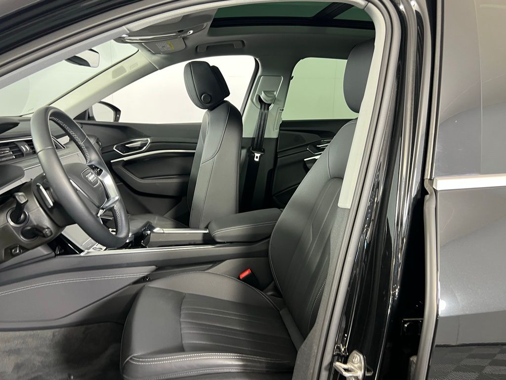2023 Audi e-tron Premium Plus photo 10