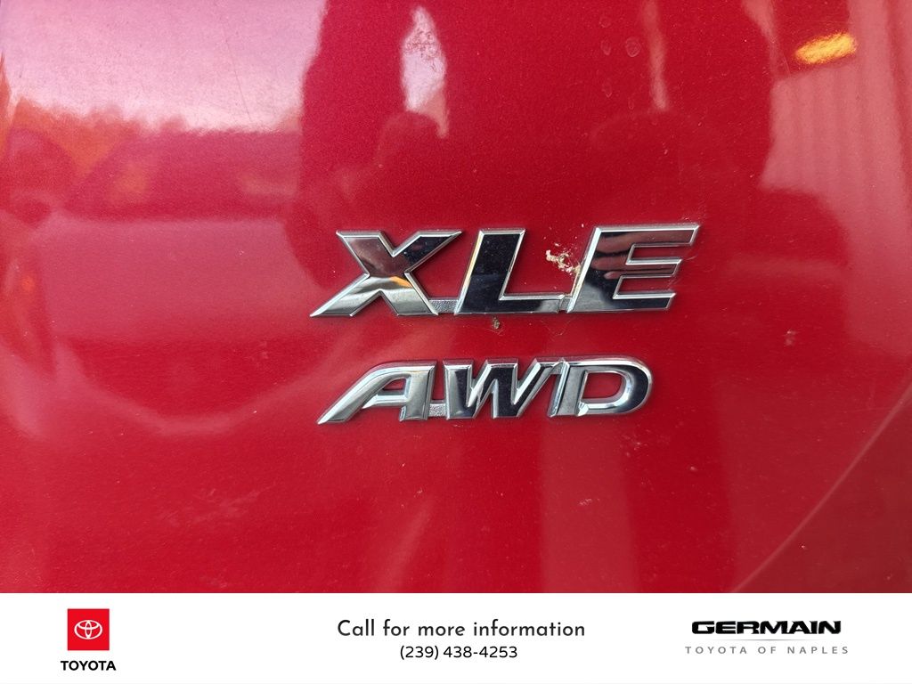 2016 Toyota RAV4 XLE photo 4