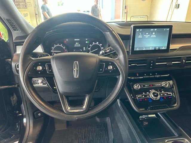 2022 Lincoln Corsair Standard photo 14