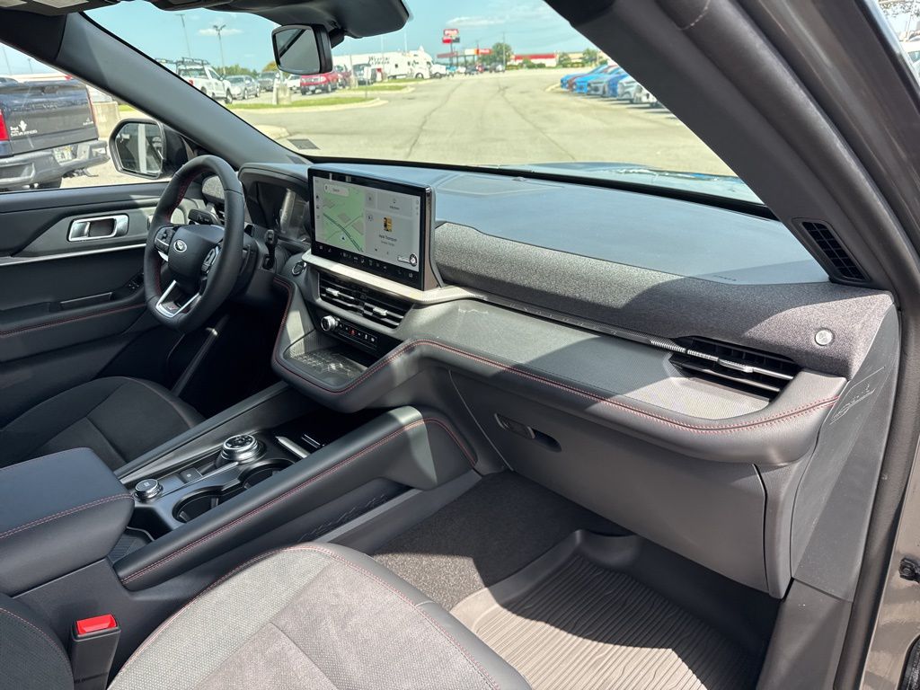 2025 Ford Explorer ST photo 23