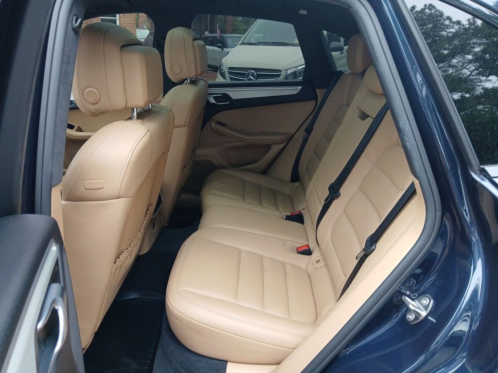 2017 Porsche Macan Turbo photo 25