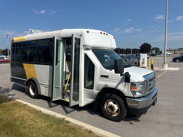 2017 Ford E-350 photo 8