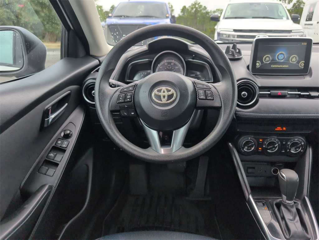 2017 Toyota Yaris iA Base photo 14