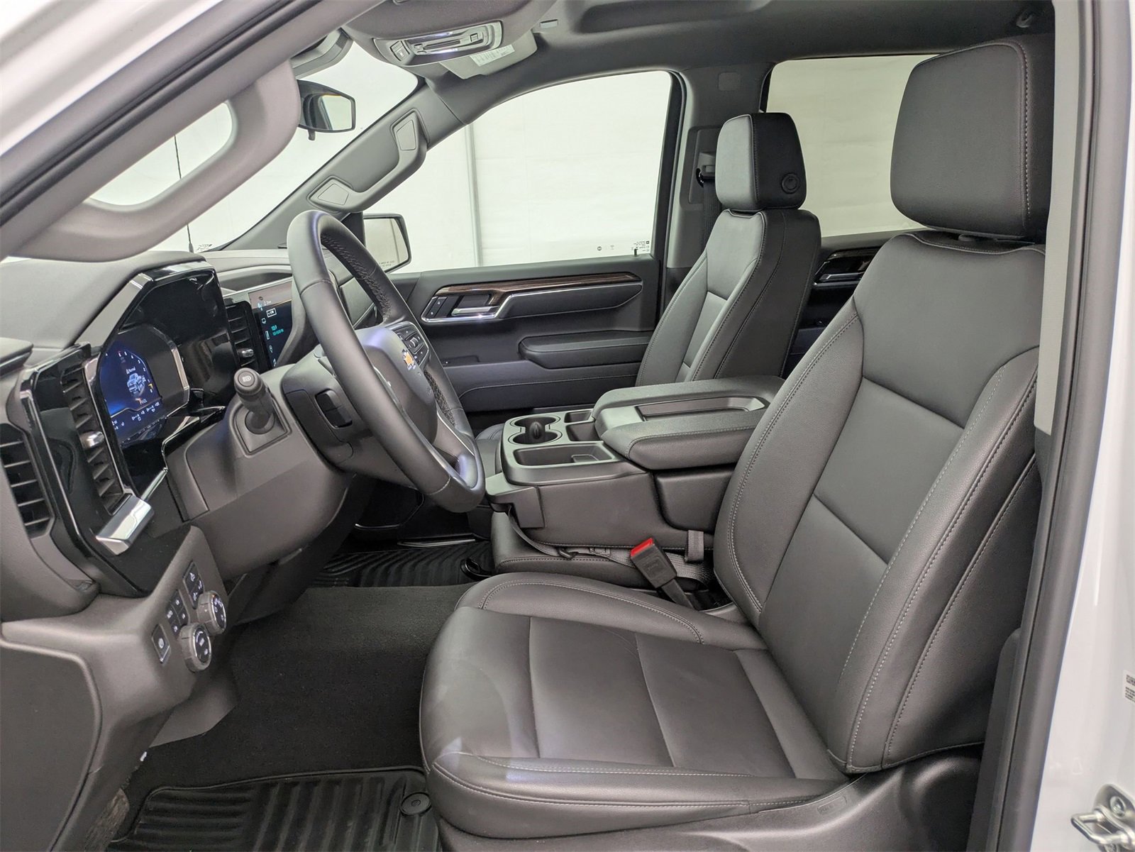 2025 Chevrolet Silverado 1500 LT photo 15