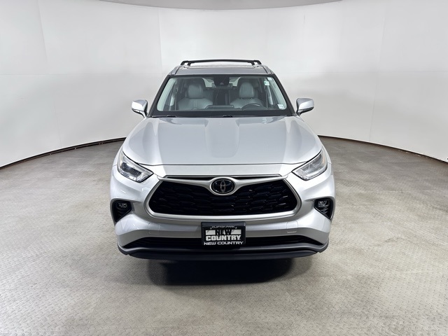 2021 Toyota Highlander XLE photo 7