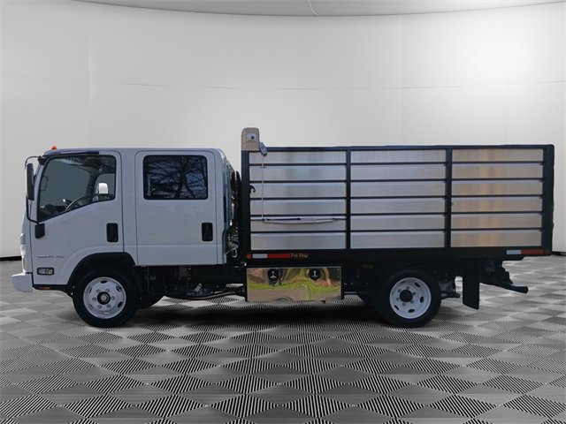 2025 Chevrolet Silverado photo 2