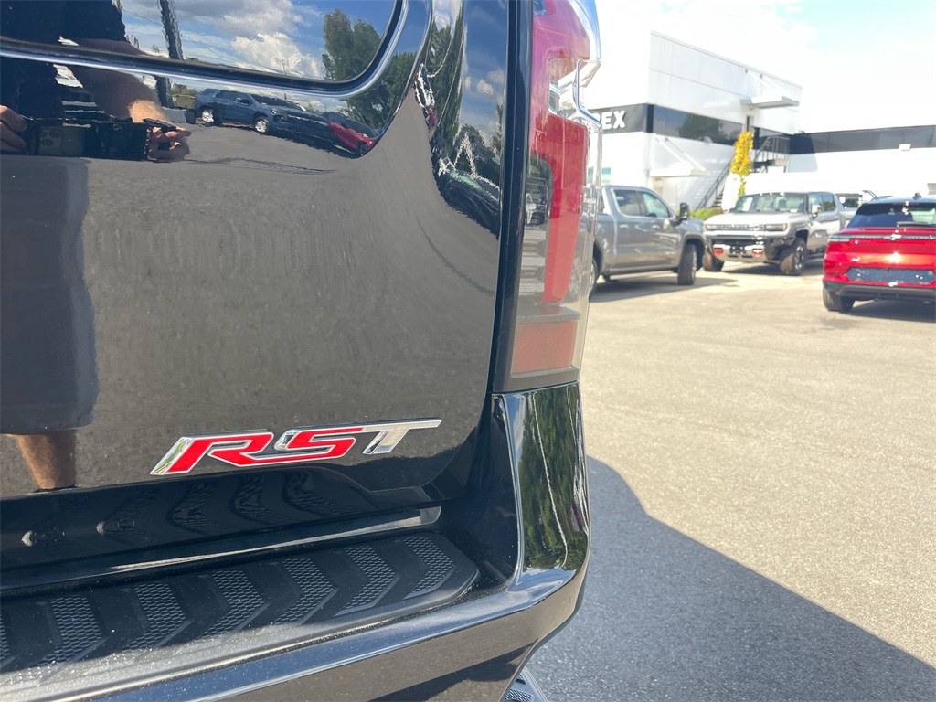 2024 Chevrolet Silverado EV RST photo 30