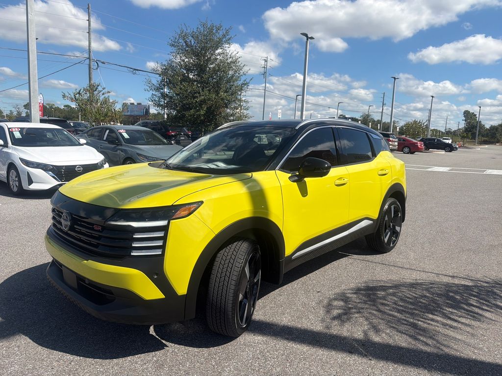 2026 Nissan Kicks SR photo 3