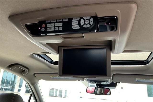 2016 Honda Pilot Elite photo 24