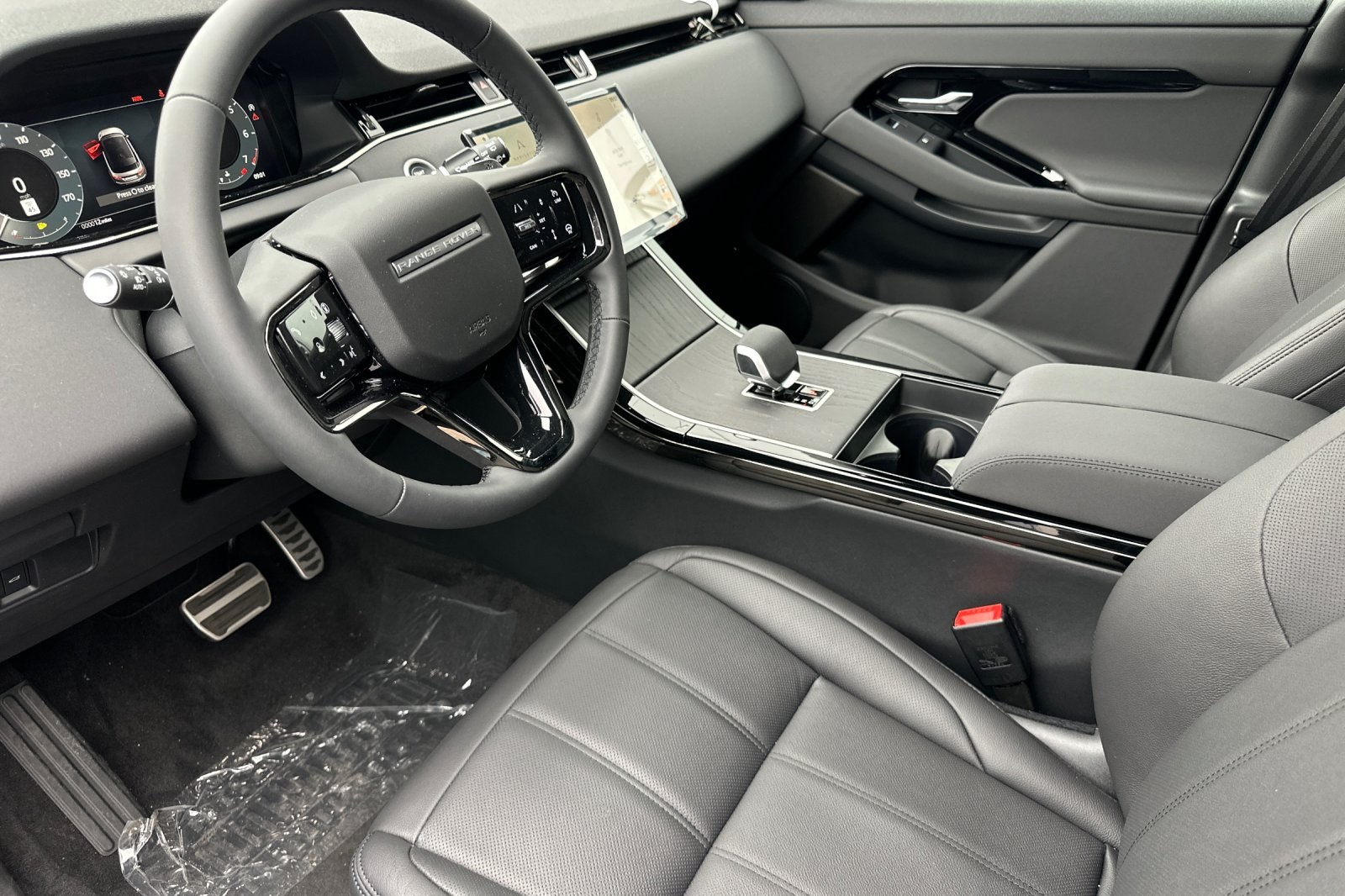 2026 Land Rover Range Rover Evoque Dynamic SE photo 10