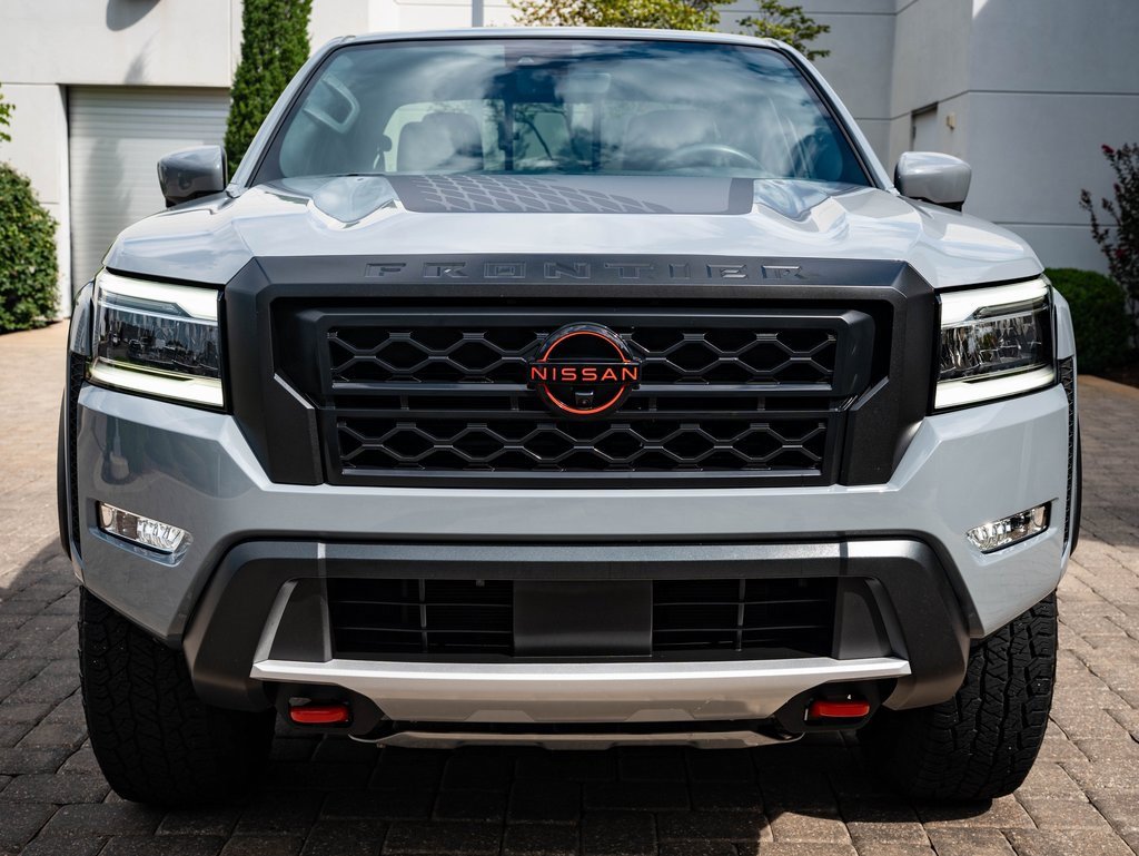 2023 Nissan Frontier PRO-4X photo 2