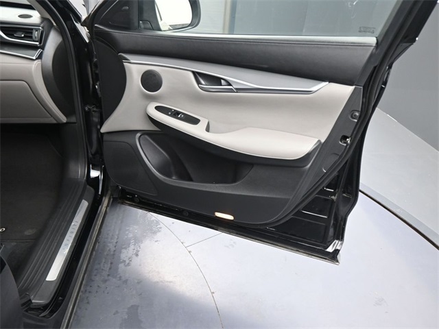 2024 Infiniti QX50 Luxe photo 10