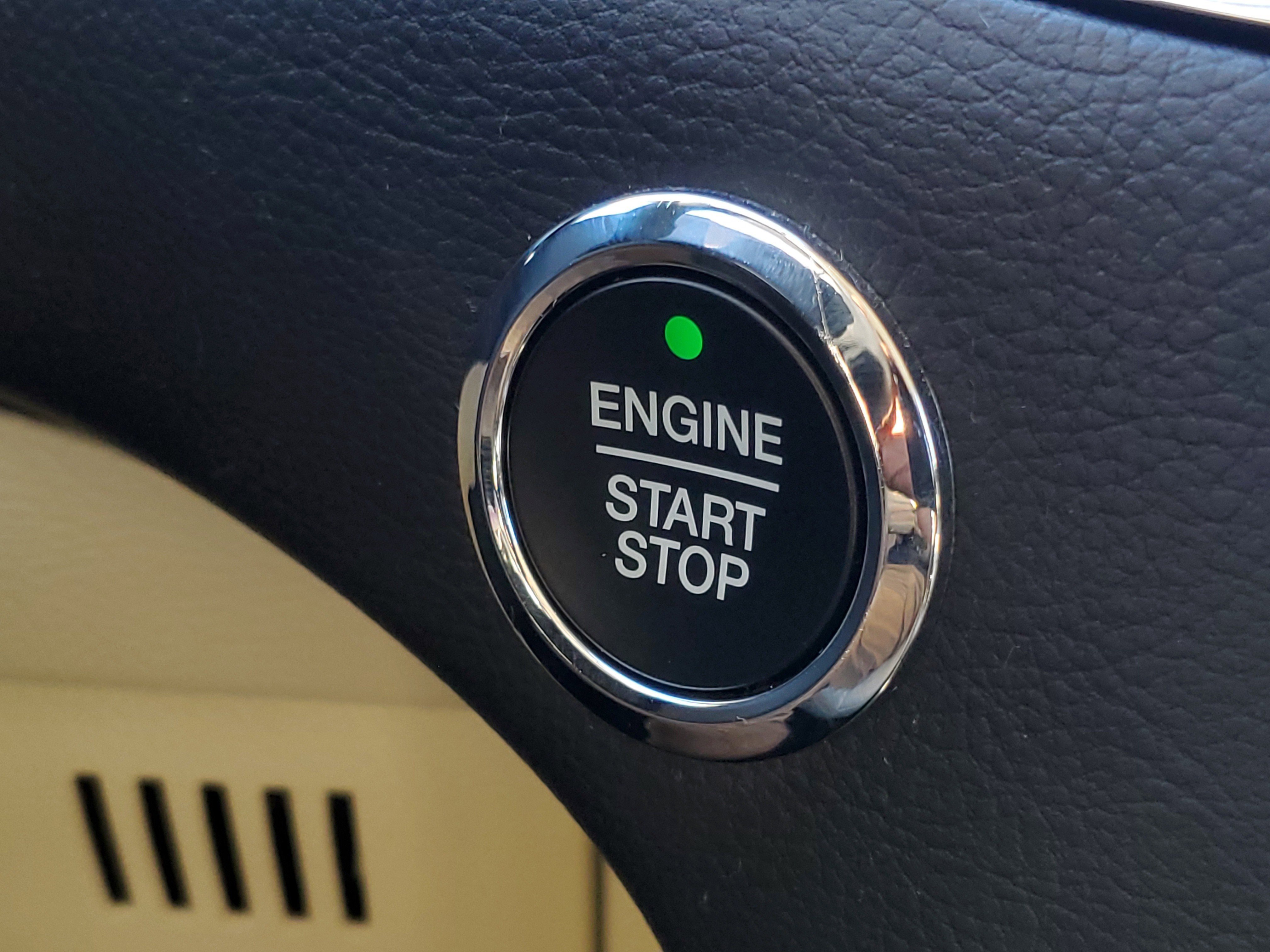 2024 Ford Edge Titanium photo 6
