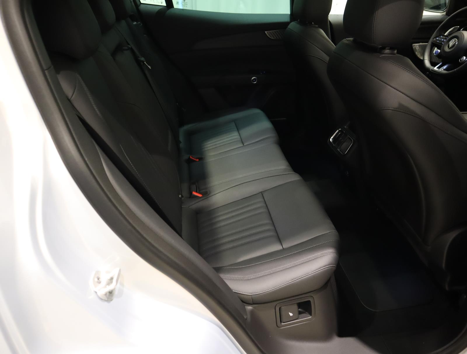 New 2024 Bianco Astro Metallic Maserati GT AWD image 15