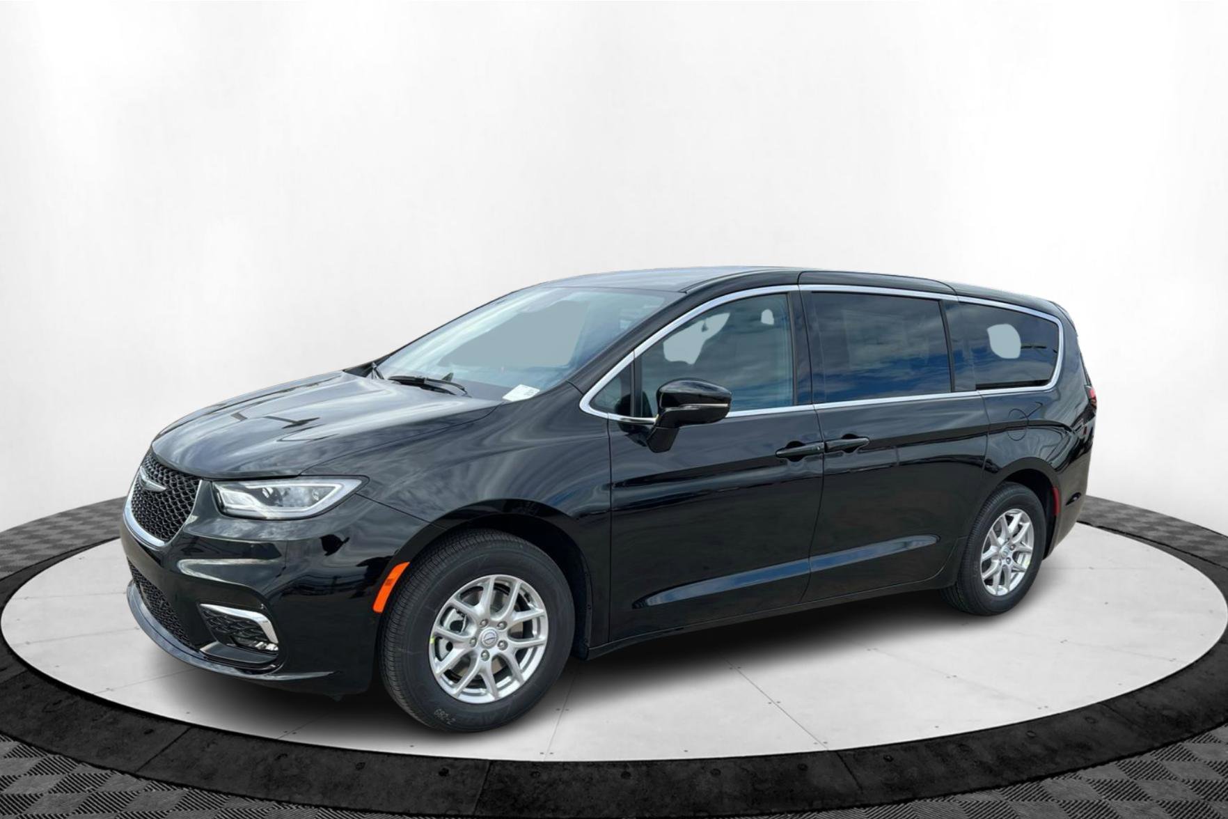 2026 Chrysler Pacifica Select's photo