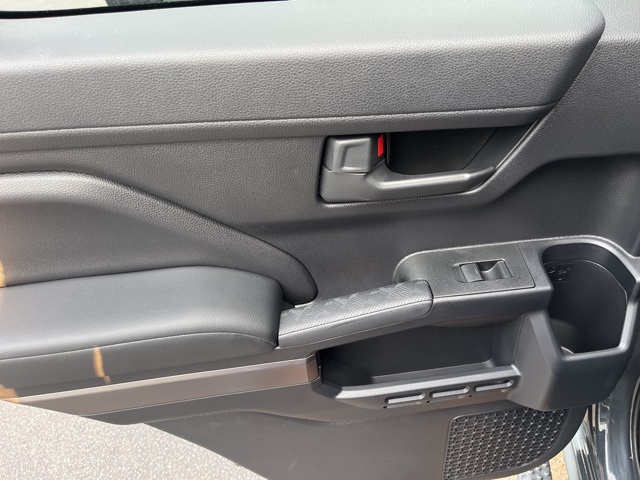 2025 Toyota 4Runner SR5 photo 9