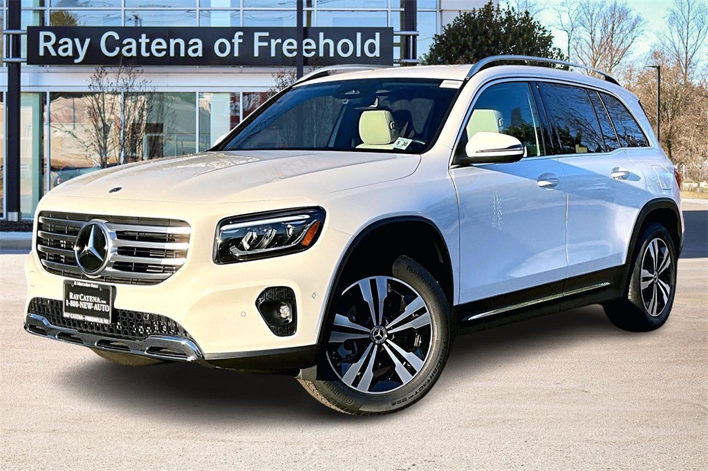 2025 Mercedes-Benz GLB Base's photo