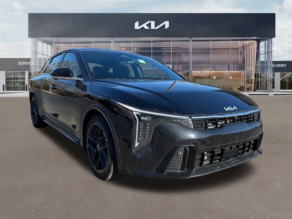 2025 Kia K4 GT-Line Turbo's photo