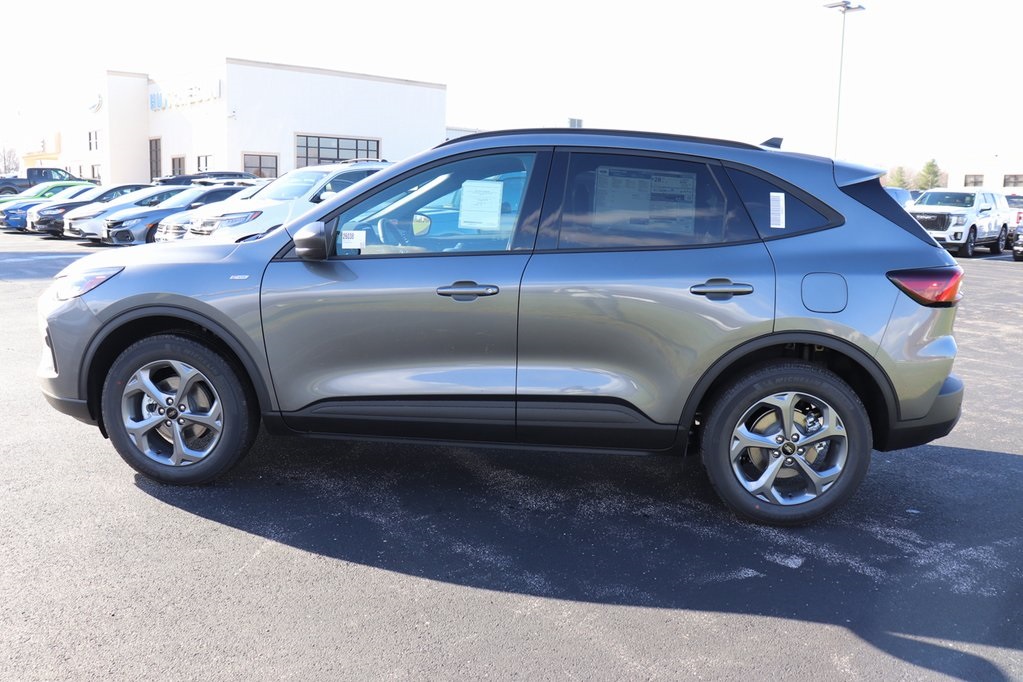2026 Ford Escape ST-Line photo 4