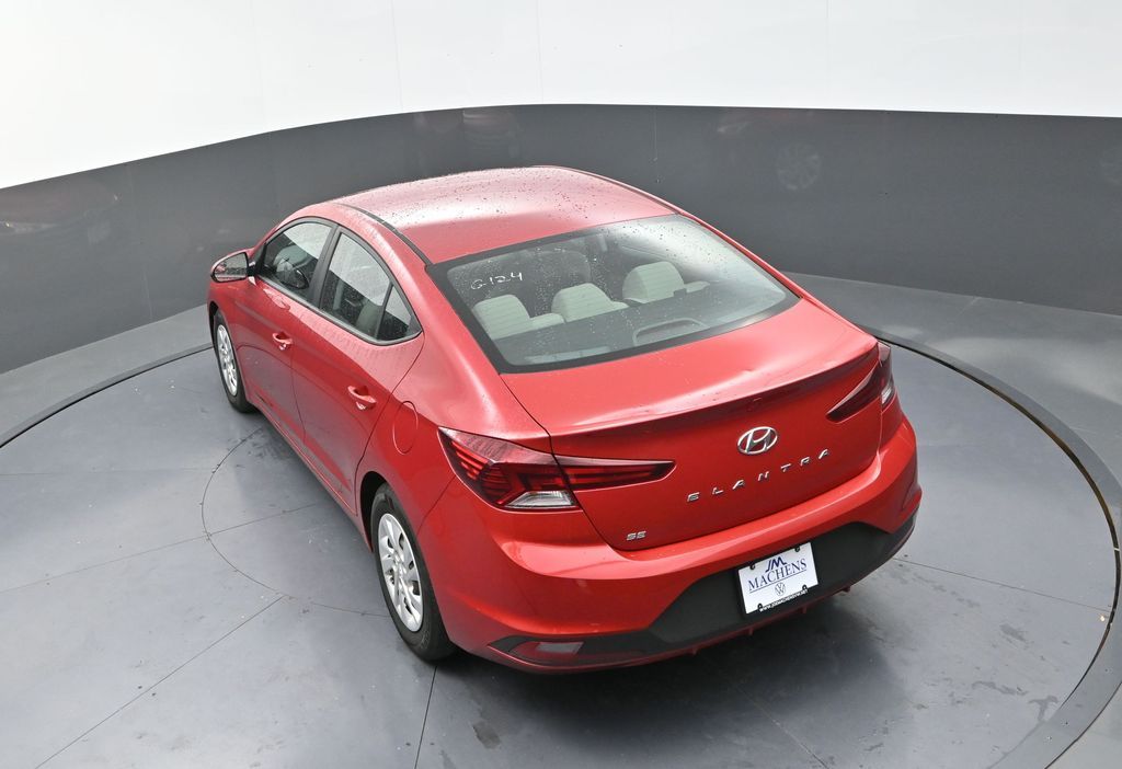 2019 Hyundai Elantra SE photo 14