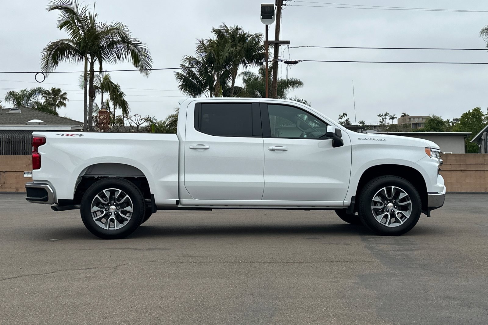 2025 Chevrolet Silverado 1500 LT photo 3