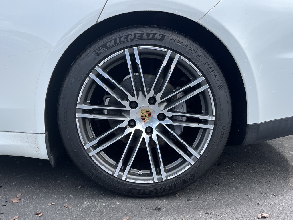 2015 Porsche Panamera Base photo 7