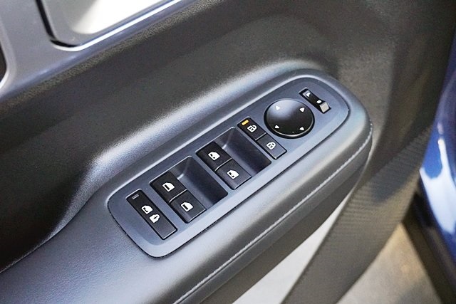 Used 2025 Blue Hyundai SEL image 23