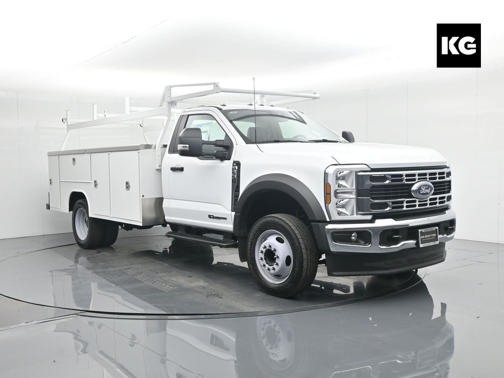 2025 Ford F-550 Super Duty Chassis Cab XL's photo