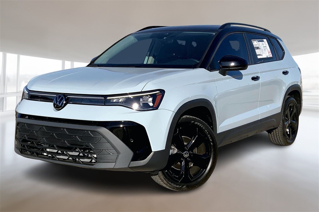 2026 Volkswagen Taos SE Black's photo