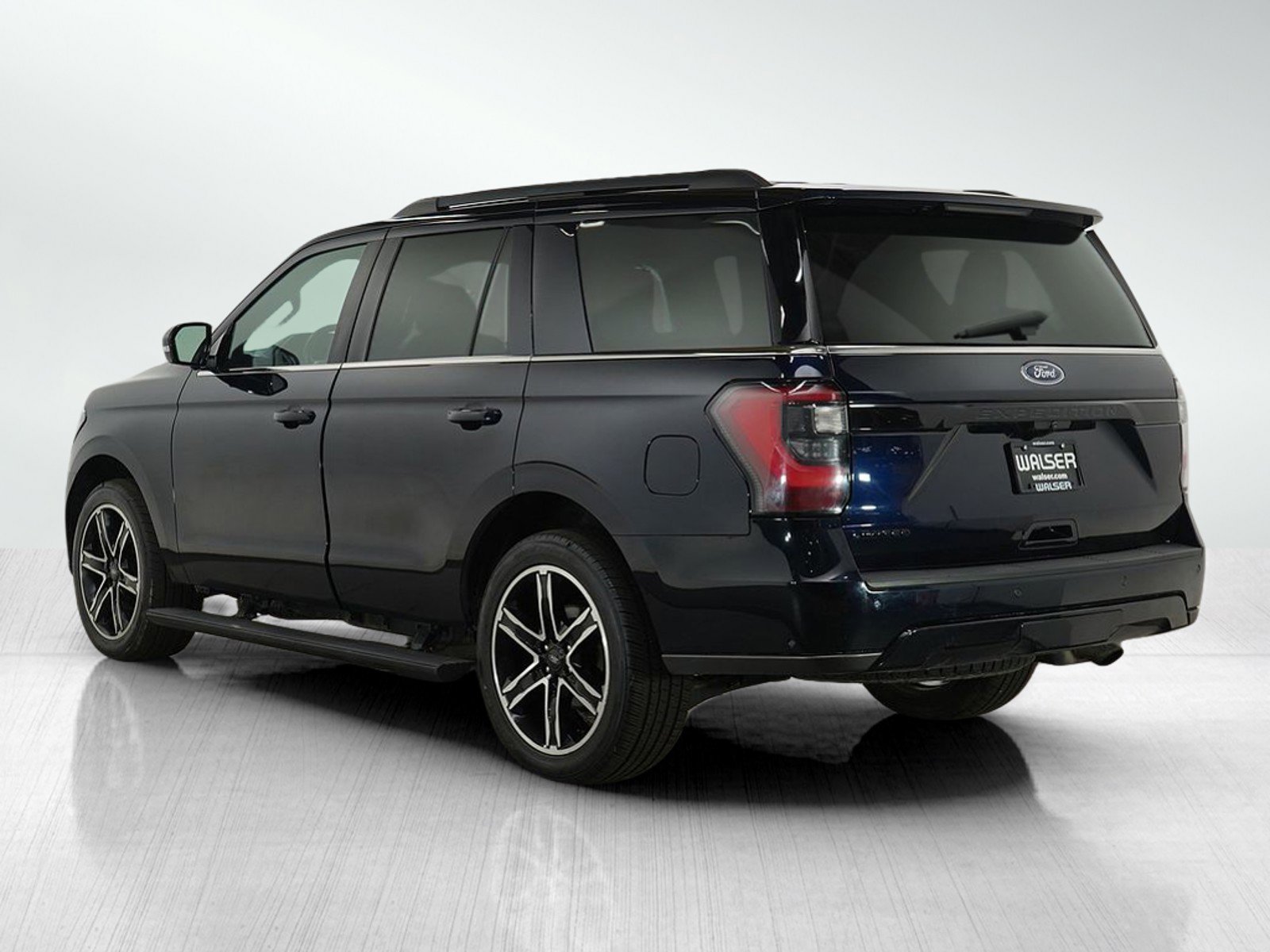 2021 Ford Expedition Limited photo 2
