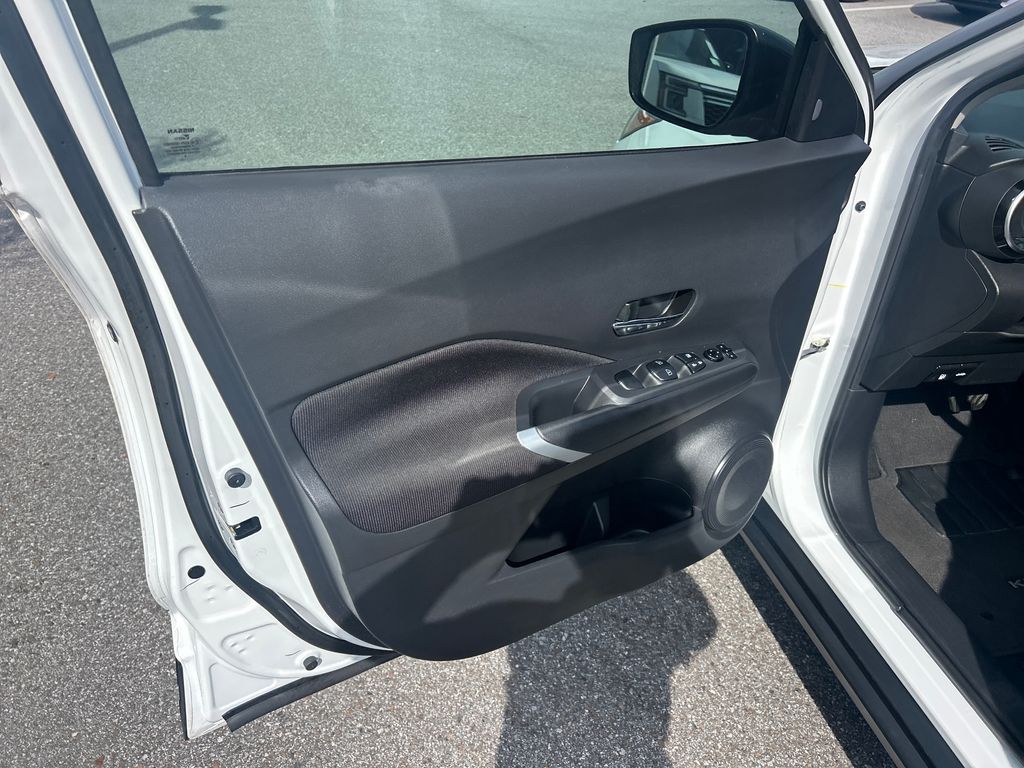 2023 Nissan Kicks SV photo 12