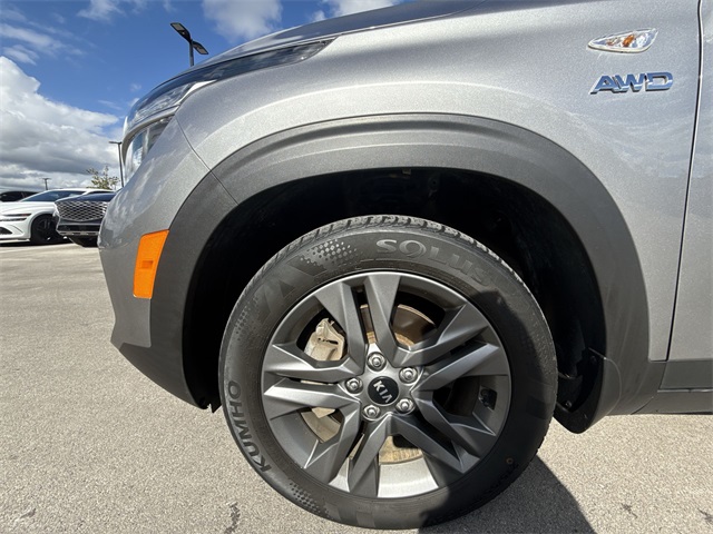2021 Kia Seltos LX photo 10