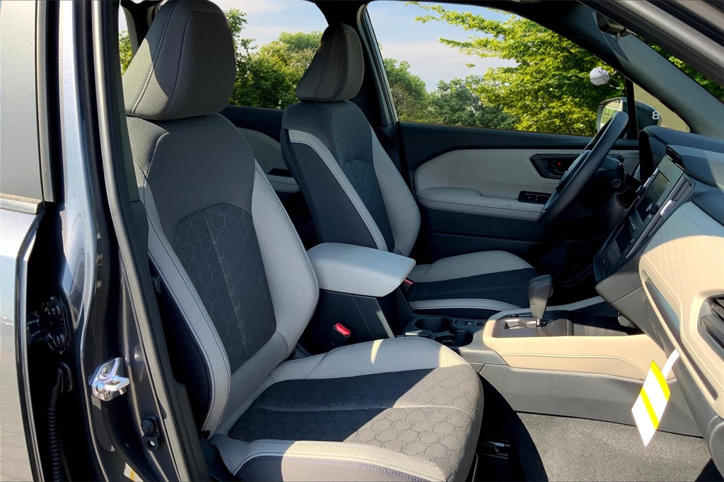 2025 Subaru Forester Base photo 10