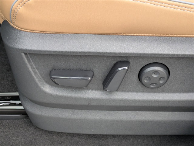 2026 Infiniti QX80 Luxe photo 21