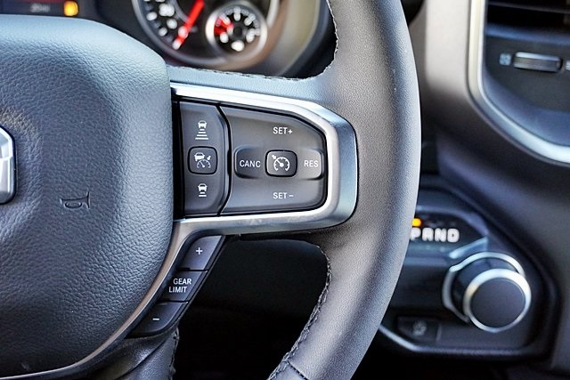 New 2026 Diamond Black Crystal Pearl-Coat Exterior Paint RAM Big Horn/Lone Star image 40