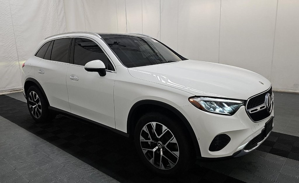 2025 Mercedes Benz GLC 350e 4MATIC photo 3