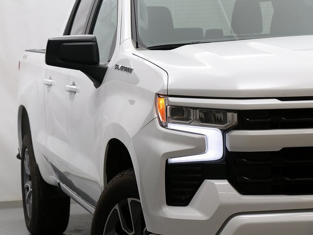 2024 Chevrolet Silverado 1500 RST photo 4