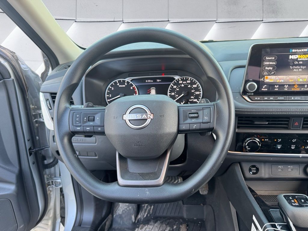 2025 Nissan Rogue S photo 8