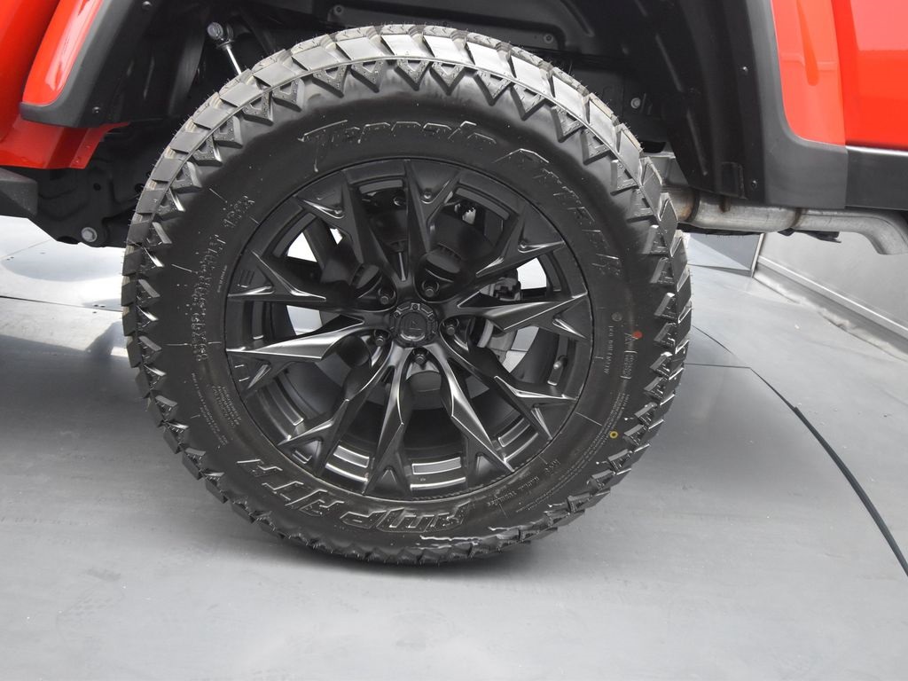 2023 Jeep Gladiator Willys photo 2